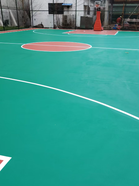 什邡 球场长期使用易出现地面开裂
